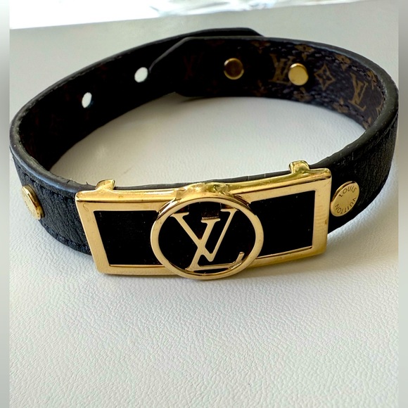 LOUIS VUITTON 
Reversible Monogram Dauphine Bracelet Black - Picture 2 of 11
